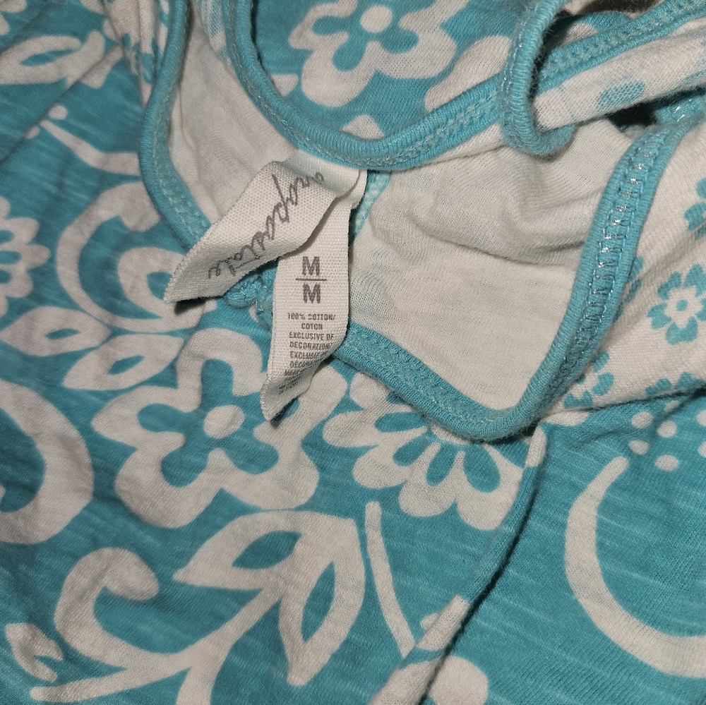 4/$20- Spring/summer top bundle - Picture 13 of 16